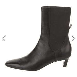 TOTEME
Leather Chelsea Boots size 37
